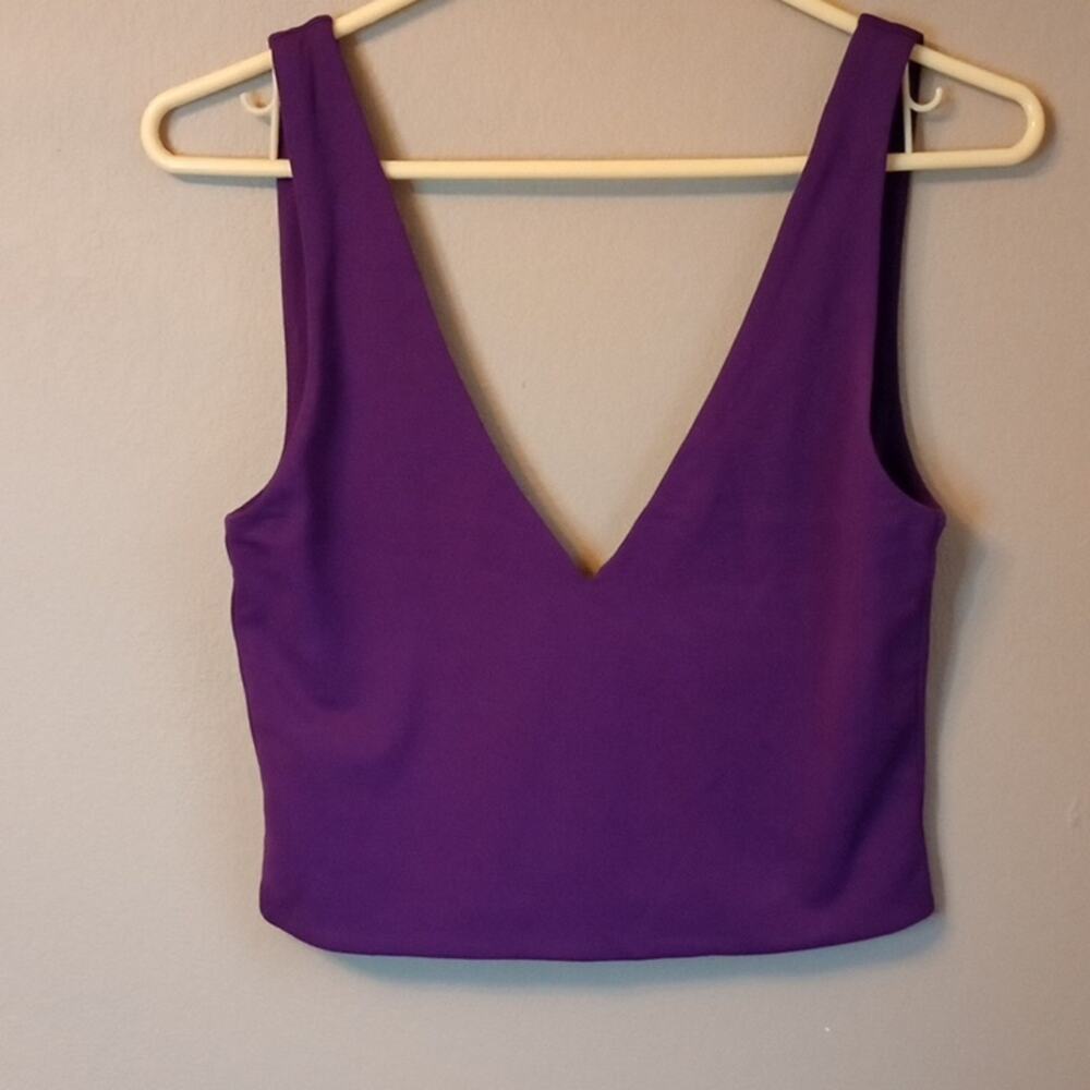Babaton V neck Activewear Athletic Bra crop tank size M